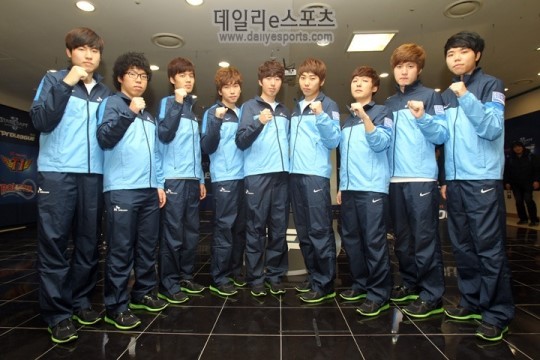 ZywOo 发布限量版游戏鼠标垫：“The Chosen Mousepad”