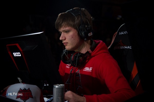 Liquid在IEM Dallas 2025的B组比赛中击败了FaZe