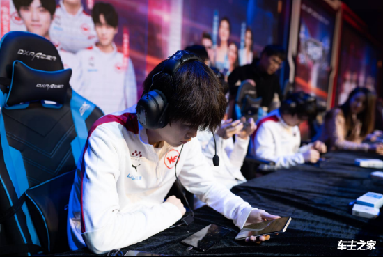 屋漏偏逢连夜雨，FNC掉入败者组还遭遇这种事