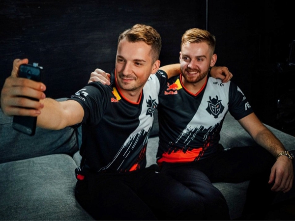 T1 Zeus输给RNG后微笑被韩网冲烂，Ghost选手发声应援